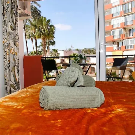 Apartamento Con Encanto En La Playa Del Arenal De Apartment
